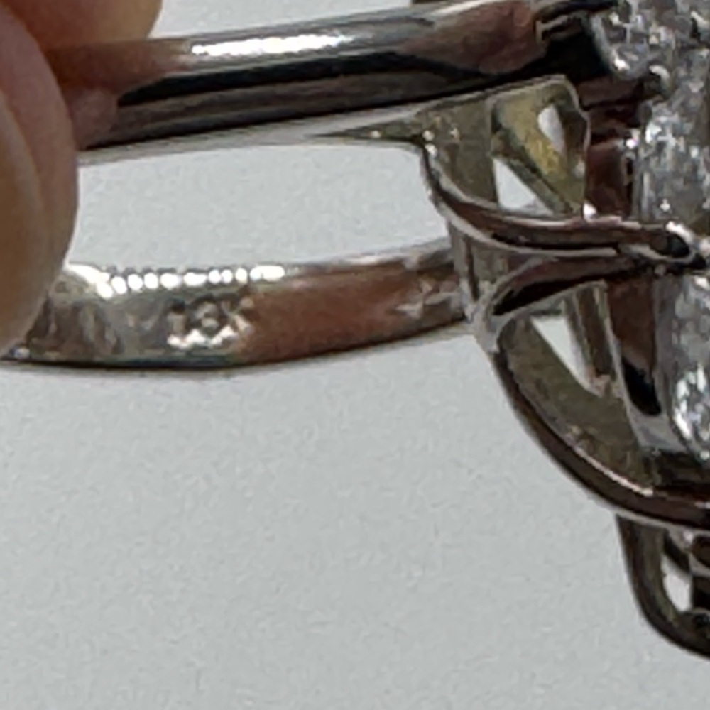 18k 4ct Radiant Canary Ring - Picture 11 of 12